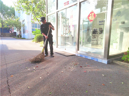 湯兵 (2)_副本.jpg 湯兵 (2)_副本.jpg